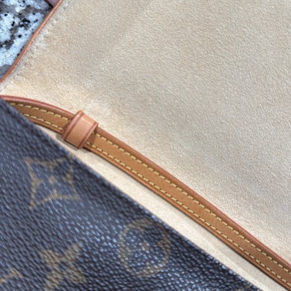 Louis VUITTON Pochette Twin - Picture 16 of 17